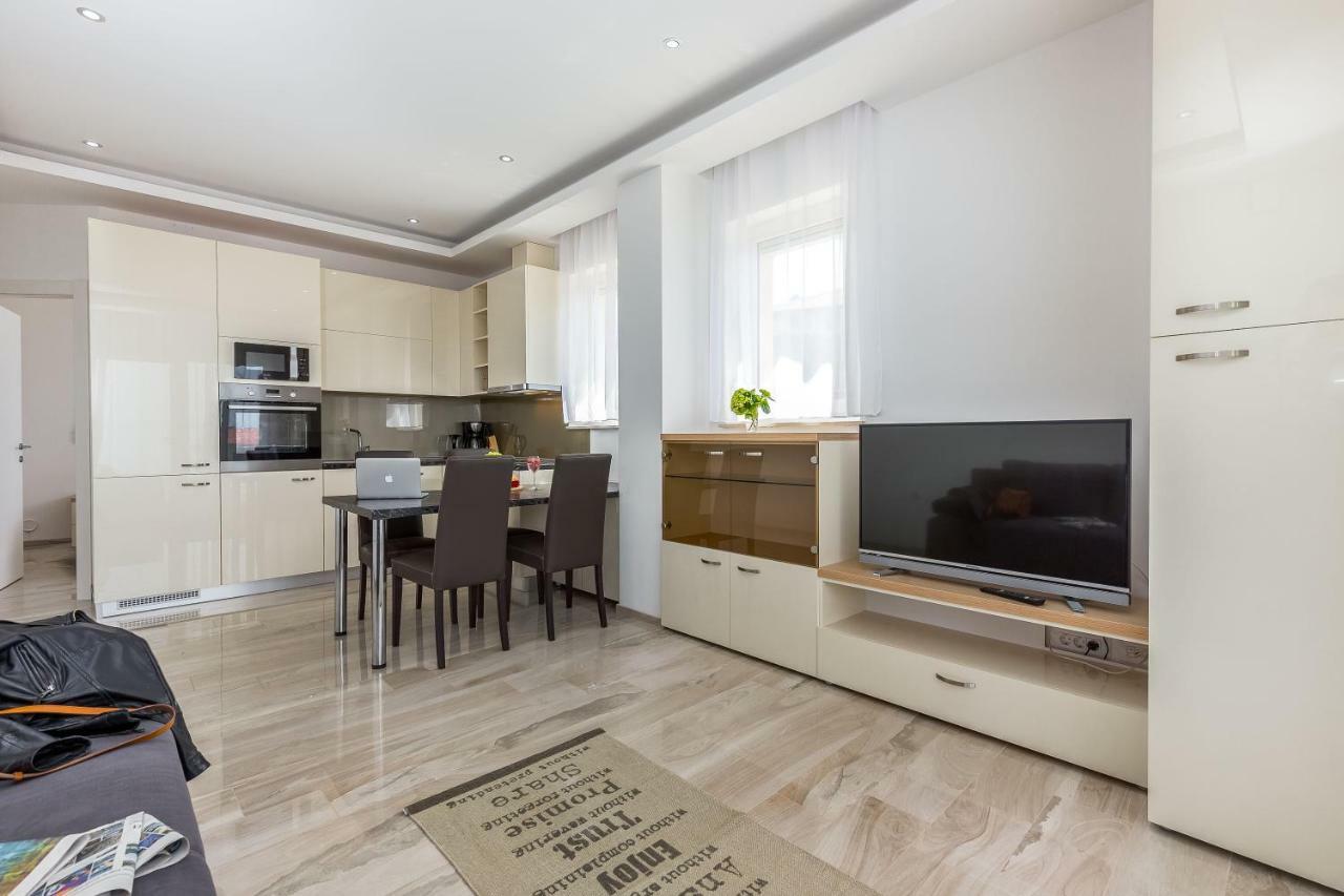 Luxury Apartments Kostrena With Pool エクステリア 写真