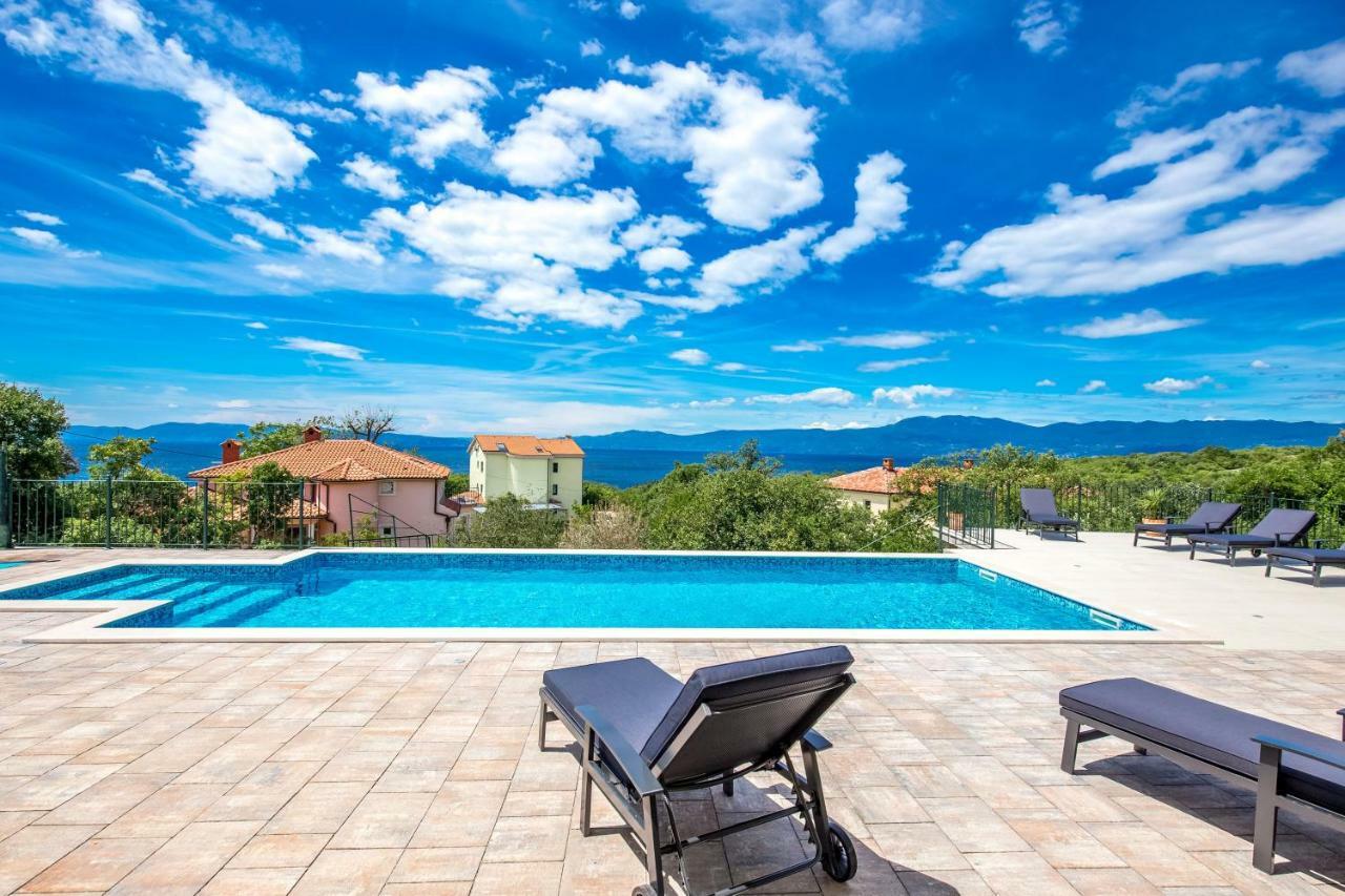Luxury Apartments Kostrena With Pool エクステリア 写真